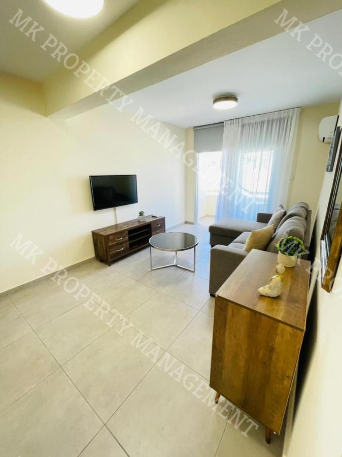 Milos City Center Apts No.34 Larnaca Exteriör bild